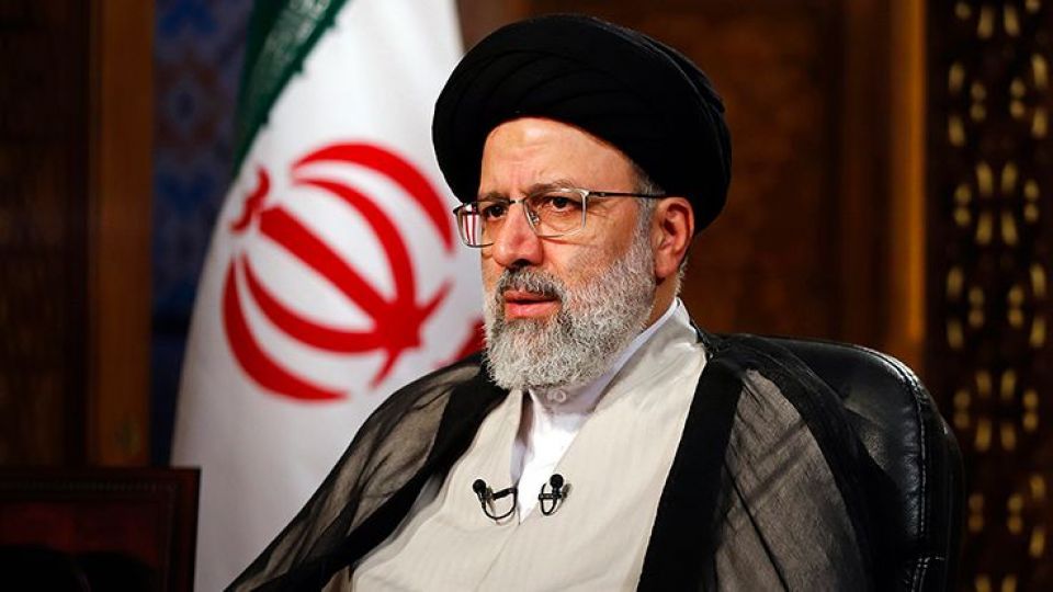 از هر اقدامی در جهت گره‌گشایی از زندگی مردم، استقبال میکنیم