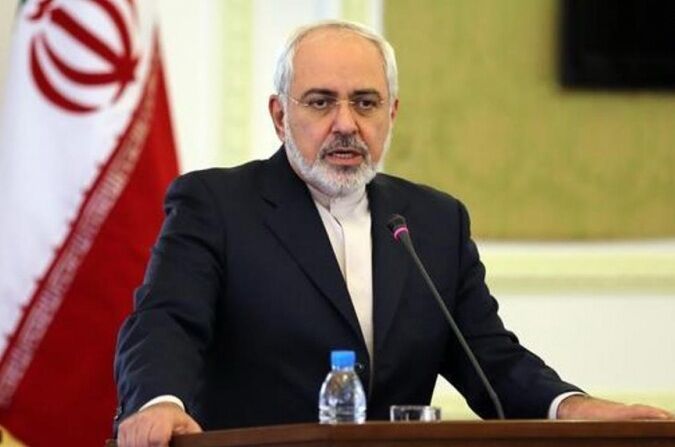 ظریف: سیاست همه گزینه‌ ها روی میز آمریکا به معنای قانون جنگل است