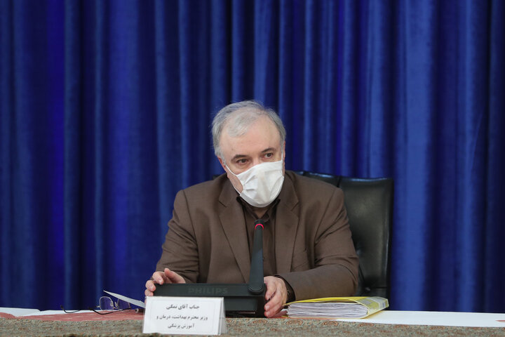 وزیر بهداشت: اپیدمی کرونا با خواهش و تمنا جمع نمی‌شود