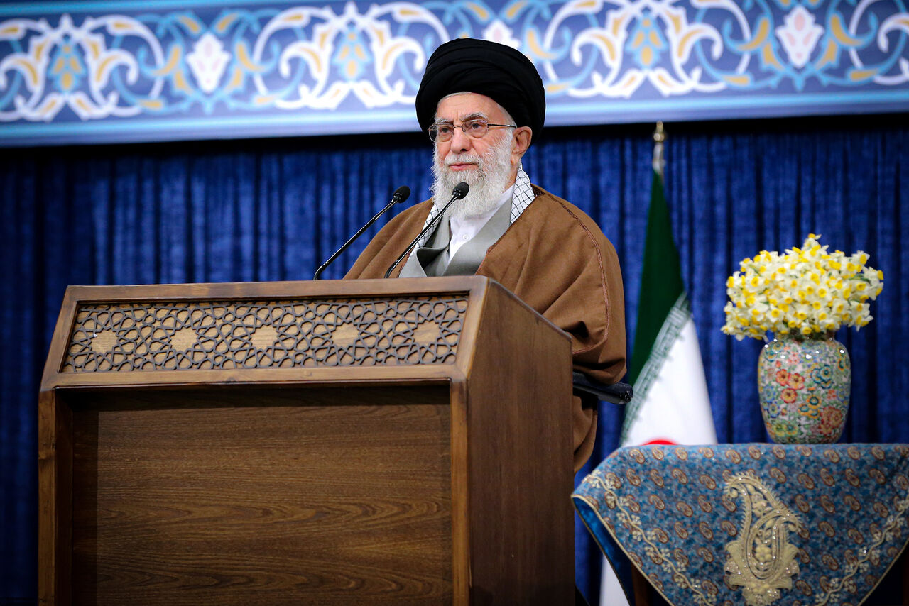 رهبر انقلاب ۱۴۰۰ را سال «تولید؛ پشتیبانی‌ها، مانع‌زدایی‌ها» نامگذاری کردند