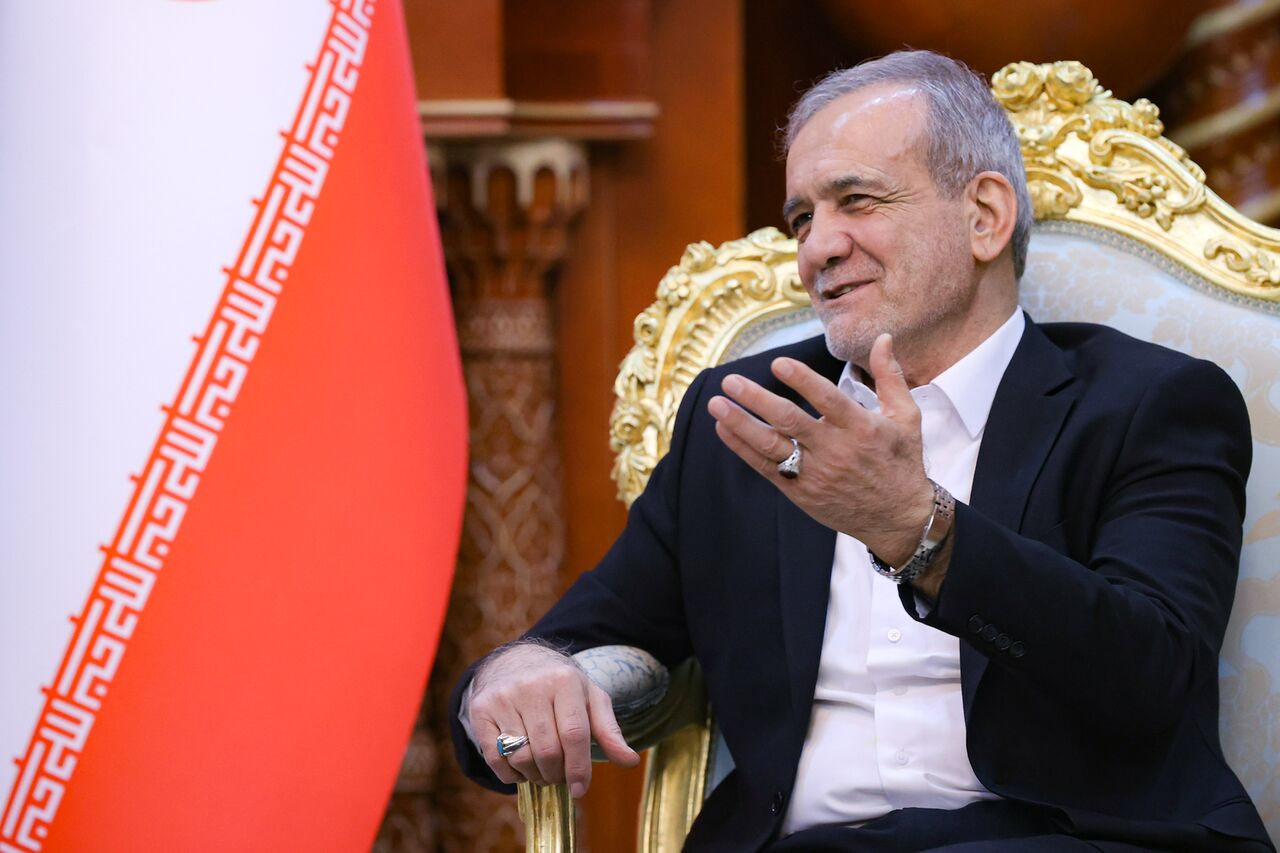 پزشکیان : حضور ایرانیان در تاجیکستان نقطه قوت روابط دوجانبه است